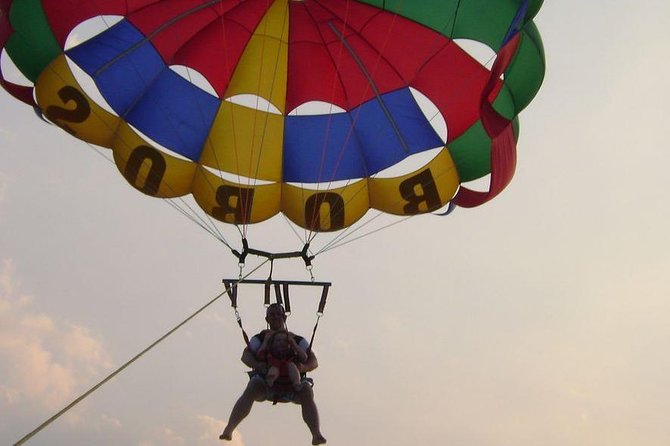 Amazing Parasailing Trip in Hurghada Including Transfers - Getting There: Hotel Pickup, Air-Conditioned Comfort, and a Small Group