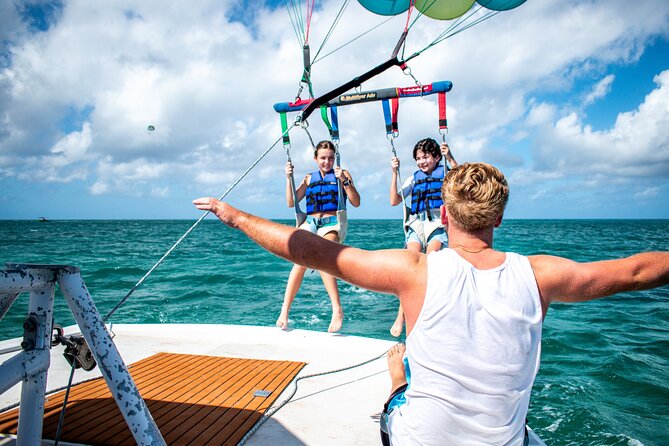 Aruba Parasailing Experience from Noord - Entering The Parasail Day: Bread Basket Aruba, Right by the Water