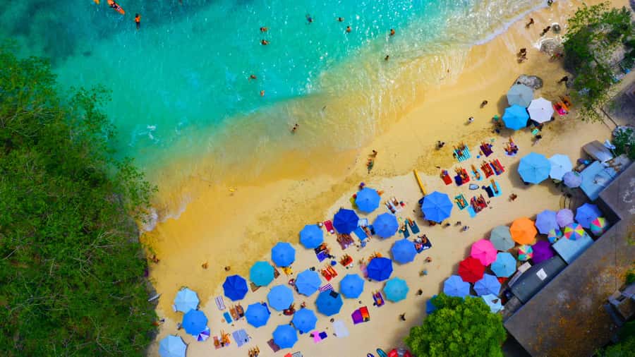 Bali: Parasailing, Jet Ski & Uluwatu Tour with Kecak Dance - Padang Padang Beach lunch stop: the calm reset after adrenaline