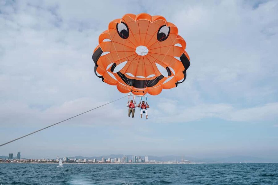 Barcelona: Guided Parasailing Experience - Practical tips so you enjoy it (and don’t get surprised)