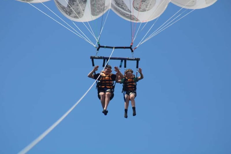 Barcelona: Parasailing magic flight and views above the sea - Photo Packages and Extras: What Costs More (and When It Makes Sense)