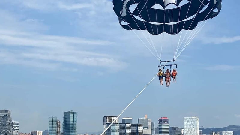Barcelona: Parasailing with panoramic views over the sea - Price and Value: Does $100 Per Person Make Sense?