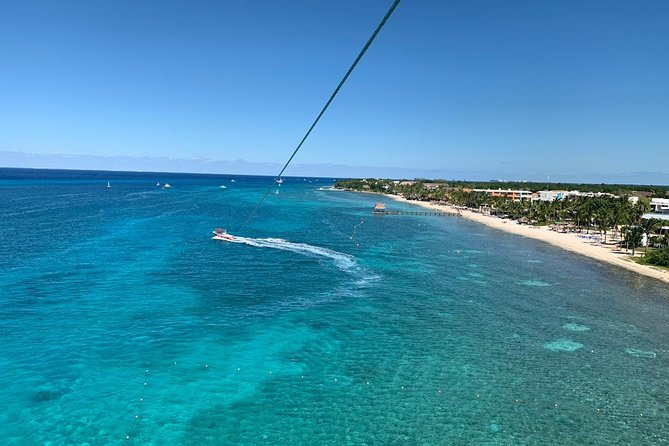 Best Parasailing Cozumel + Locker - The flight: tandem parasailing to about 250 meters (and 15 minutes that fly by)