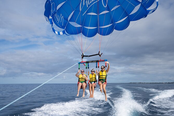 Big Island Parasailing Experience - Getting on board in Kona: where you start and how check-in works