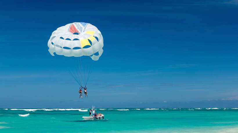 Boracay: Solo or Tandem Parasailing Experience - Getting back to White Beach: quick wrap-up after landing