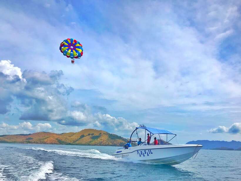 Coron: Parasailing Experience - Getting to Coron Harbor Square (and How to Find the Right Boat)