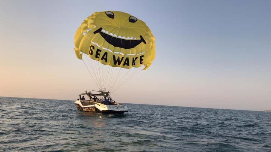 Dubai Jumeirah Parasailing adventure with breathtaking views - Boarding Reality: Wet Feet, Hot Sand, and Getting Ready