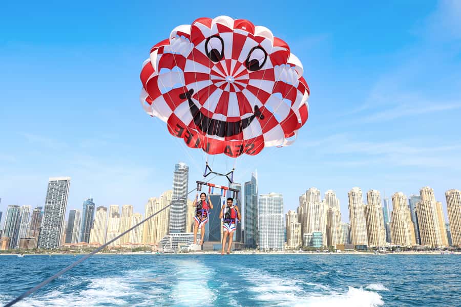Dubai: Palm View and JBR View Parasailing Experience - Safety and the Crew: What People Most Praised