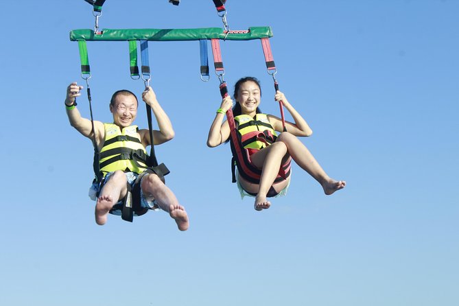 Fly Above Cancun Bay: Parasailing Experience - Locker, life jacket, and the small stuff that makes it easier