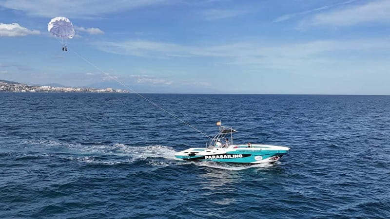 Fuengirola: Best luxury parasailing in Fuengirola - Check-in, lockers, and the quick prep that makes flying feel calm