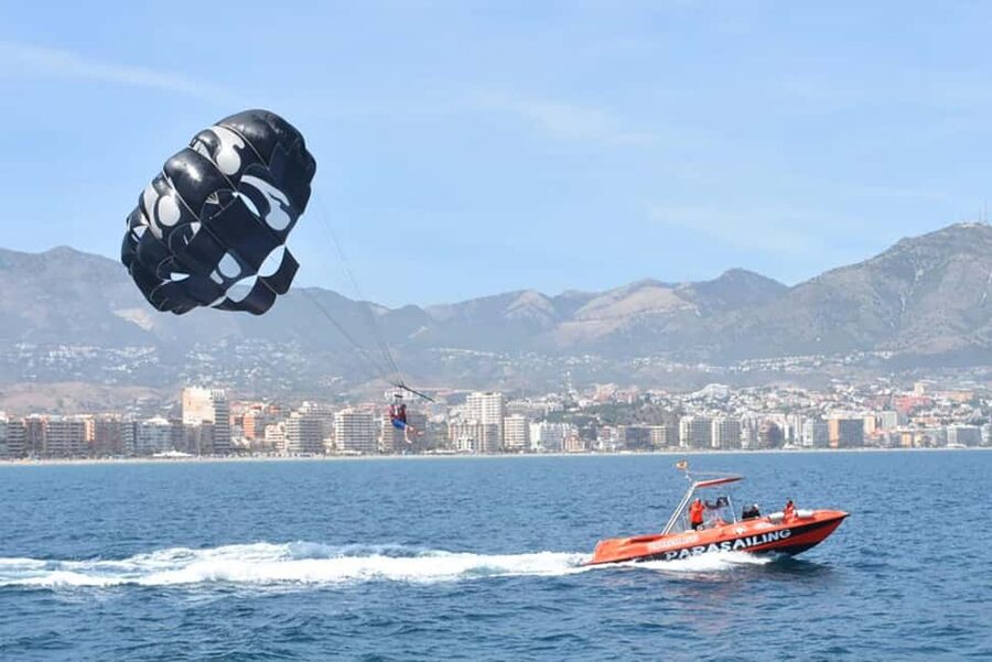 Fuengirola: Deluxe Parasailing Flight from Fuengirola Port - Fuengirola Port Check-In: finding the right office fast