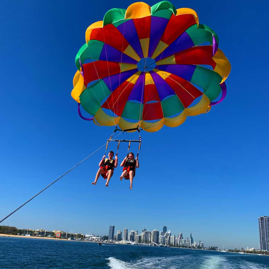Gold Coast: Surfers Paradise Parasailing with Free Photos - Your flight: 10 minutes that feel longer (in a good way)