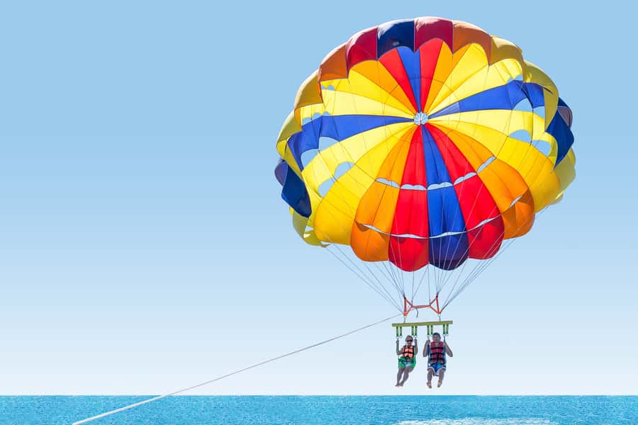 Hurghada: Parasailing Adventure on the Red Sea - Safety, control, and the landing moment