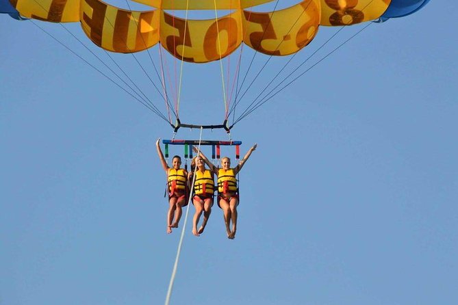 Hurghada: Parasailing Adventure with Hotel Pickup - Solo or tandem: choosing your parasailing setup