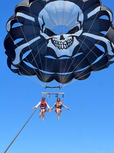 Marbella: Parasailing Flight from Puerto Banus - Pier 3 in Puerto Banus: Where the action starts