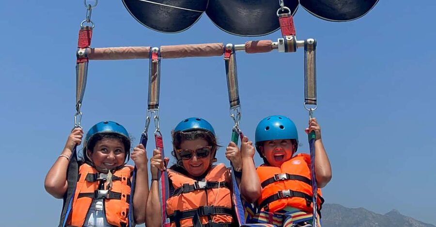 Marbella: Parasailing Flight from Puerto Banus - Solo, pairs, or triples: How the group setup affects your experience