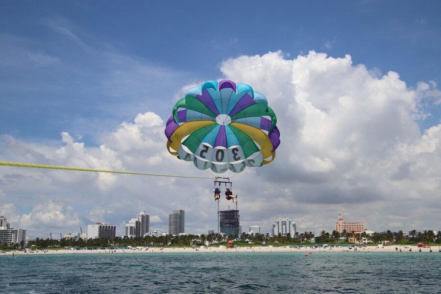 Miami Beach: Parasailing Boat Tour in South Beach - The Return, the Optional Water Touch, and the Come-Down Calm