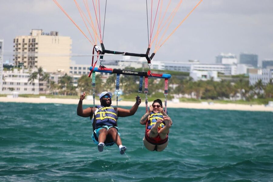 Miami Beach: Parasailing Boat Tour in South Beach - Photos, the Ocean Dip, and How to Avoid Bad Lighting