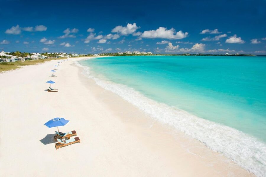 Nassau: Jet Ski Ride, Parasailing & Banana Boat Tour - The beach stop: where you actually reset