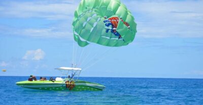 Oahu: Parasail on Maunalua Bay with Diamond Head Views - Getting There From the Honolulu Marina: What to Expect on the Boat