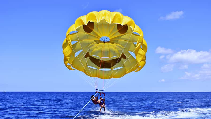 Oahu: Waikiki Parasailing - Should you book Waikiki Parasailing from Waikiki Beach?
