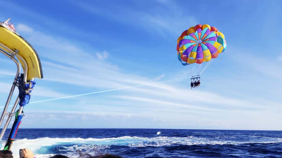 Oahu: Waikiki Parasailing - Is $75 worth it in Waikiki? Price and value in real terms