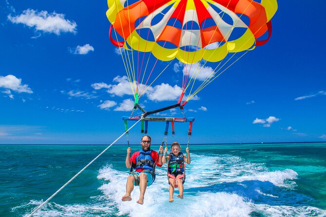 Parasailing Adventure Aruba - The view game: coastline angles, landmarks, and sea turtles