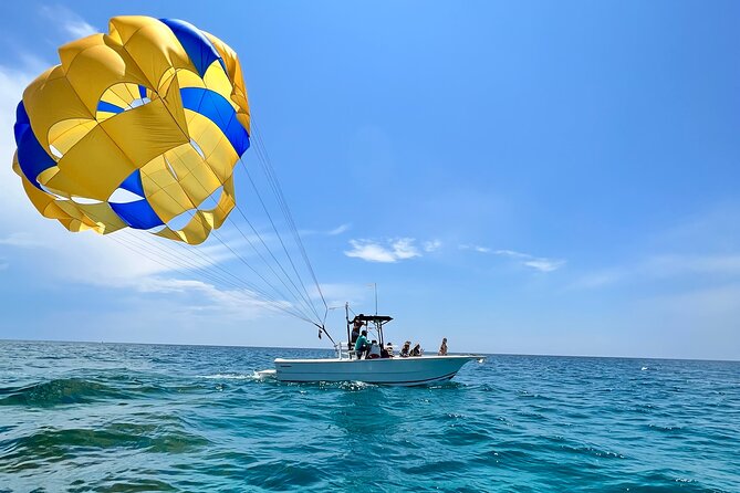 Parasailing along Fort Lauderdale Beach - The boat ride out: the calm part before the lift-off