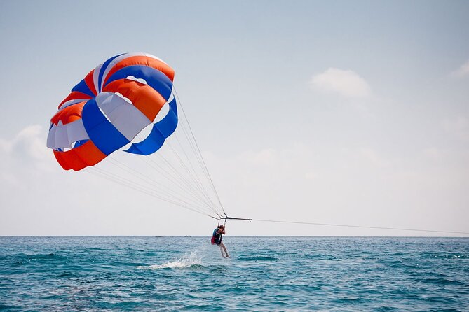 Parasailing Fly over Red Sea of Hurghada with Private Transfer - Price and logistics: value, extra fees, and what can change