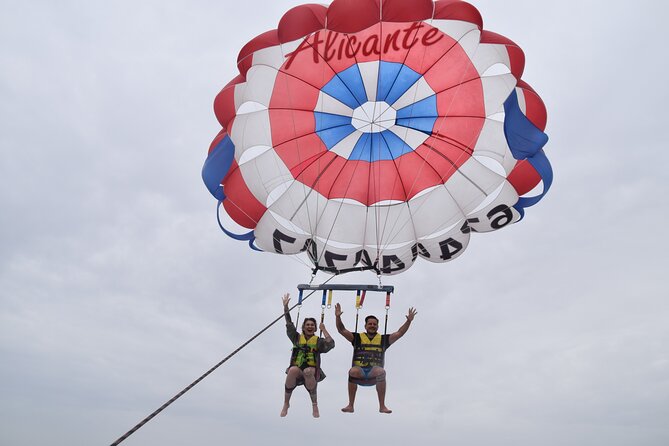Parasailing in Alicante - From Muelle 8: Where the Trip Starts and What to Do First