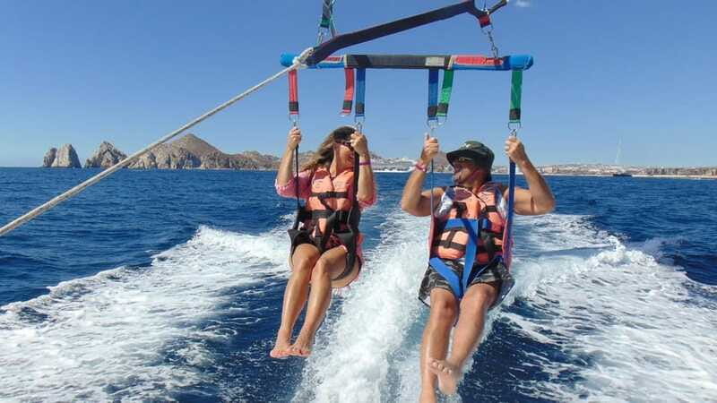 Parasailing in Cabo San Lucas - Ride Options, Weight Rules, and Who Can Fly