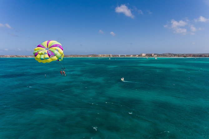 Parasailing in Palm Beach - The captain’s water dip: how to ask and what to expect