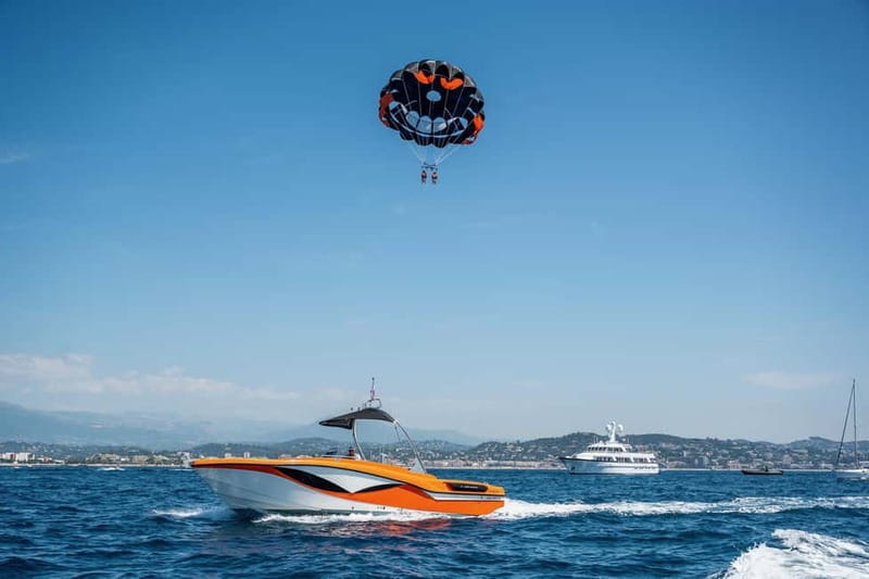 Parasailing on the French Riviera - Landing Back On the Boat: Simple and Controlled