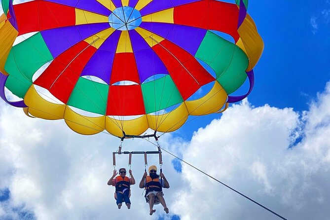 Parasailing on the Gold Coast, Fly solo, Tandem or Triple - Included Gear vs. Personal Extras: What You Should Pack