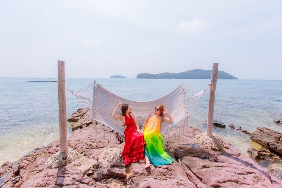 Phu Quoc: Explore 3 Islands & Parasailing and Jetski Combo - Jetski, SUP, and kayak: your short bursts of power