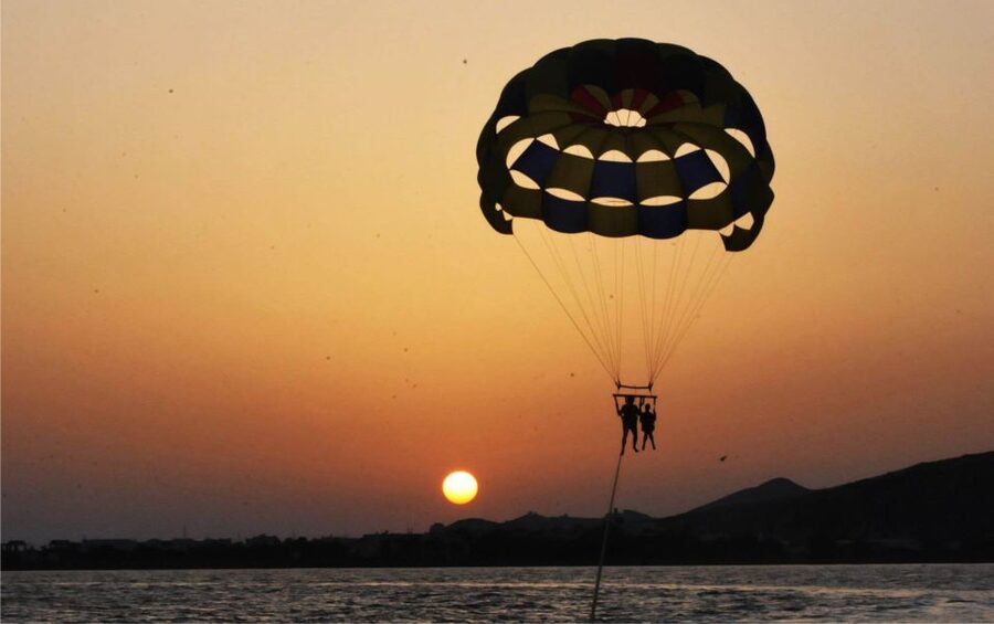 Puerto del Carmen: 10-Minute Parasailing Expereince - Key Things That Make This Parasailing Flight Worth It