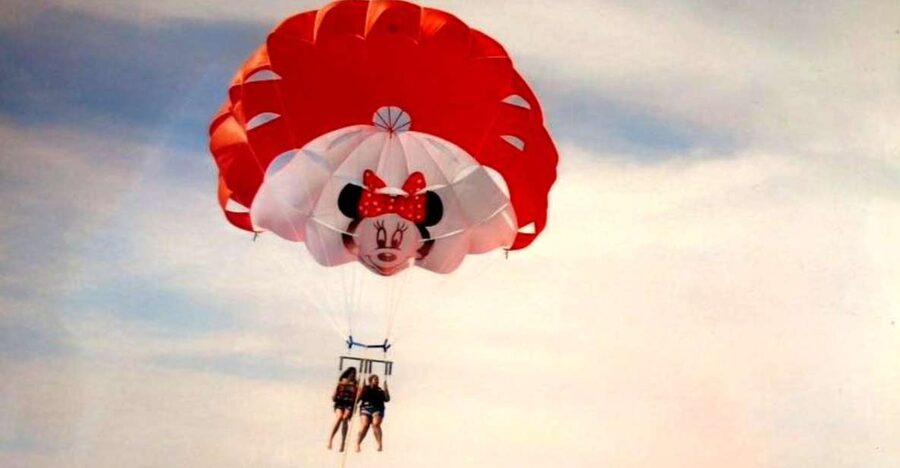 Puerto del Carmen: 10-Minute Parasailing Expereince - What a 10-Minute Parasailing Flight Over Puerto del Carmen Feels Like