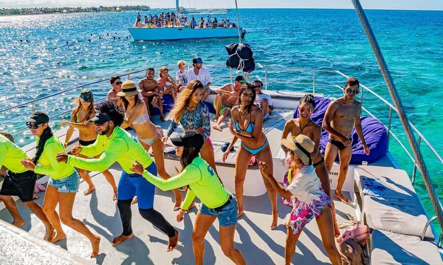 Punta Cana Area: Party Cruise with Parasailing and Open Bar - Parasailing Over the Ocean: The Main Event