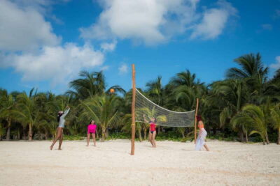 Riviera Maya: Parasailing Tour with Beach Club Access - The guides and the safety setup: where this tour wins points