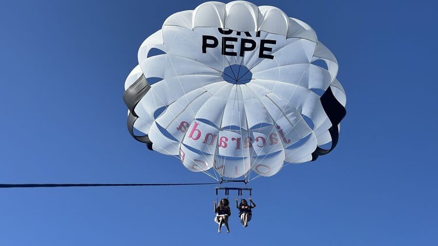 Santa Eulària des Riu: Parasailing Boat Cruise with Drinks - Safety, swimming requirements, and the weight limit you should know