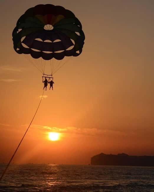Santorini: Parasailing ExperiencePerissa,Perivolos,St.George - Photos, language, and small details that make a difference
