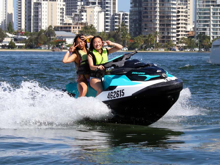 Surfers Paradise: Parasailing and Jet Ski Tour Package - Parasailing over Main Beach: up to 400 feet above the Gold Coast
