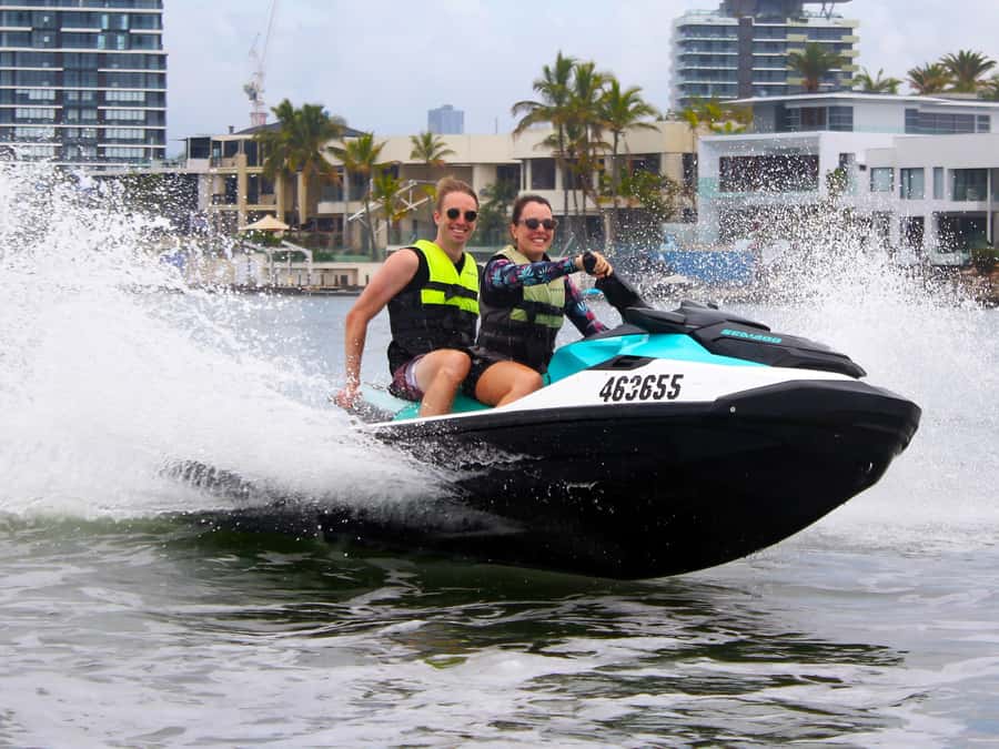 Surfers Paradise: Parasailing and Jet Ski Tour Package - The big logistics thing: two locations, no transport